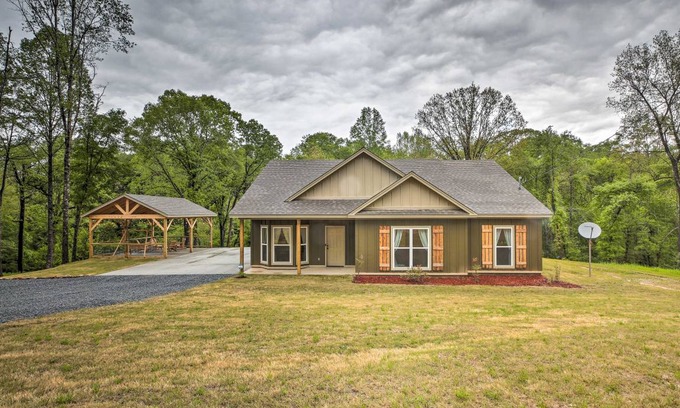 East Tallassee House | 167 m² House ∙ 3 bedrooms ∙ 10 guests