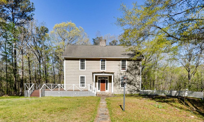 Tallassee House | 325 m² House ∙ 5 bedrooms ∙ 12 guests