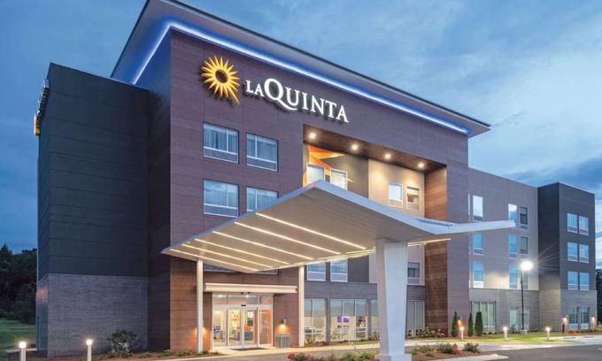 Opelika Hotel | 38 m² Hotel ∙ 127 guests