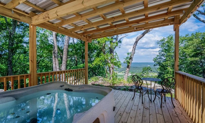 Fort Payne Cabin | 50 m² Cabin ∙ 2 bedrooms ∙ 4 guests