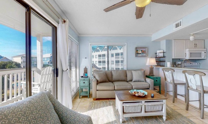 Fort Morgan Condo | 68 m² Condo ∙ 2 bedrooms ∙ 8 guests