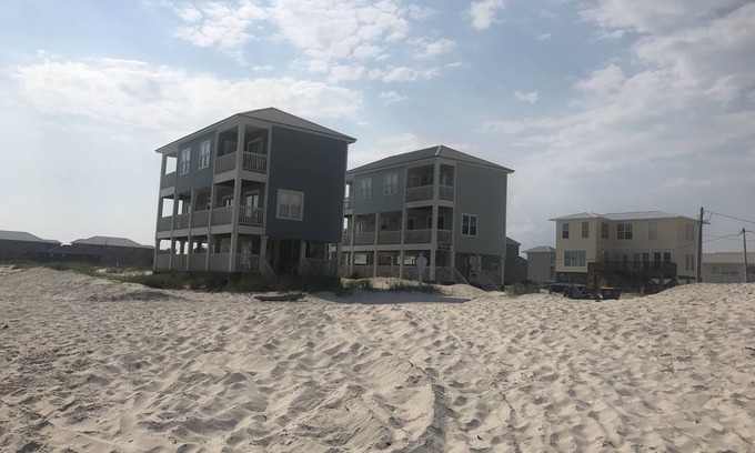 Fort Morgan House | Beautiful 5 bedroom Beach House -Gulf Shores Alabama