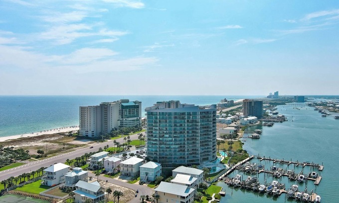 Orange Beach East Condo | Bella Luna 407-Luxury Condo-Sleeps 8-Walk to Flora-Bama-Boaters Heaven-