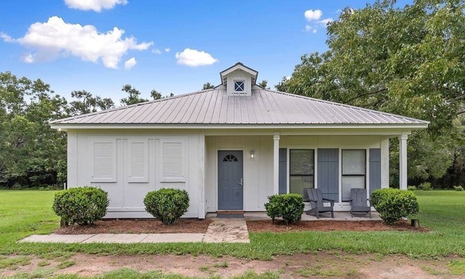 Grand Bay House | Country Living with Fishing and Bright Stars