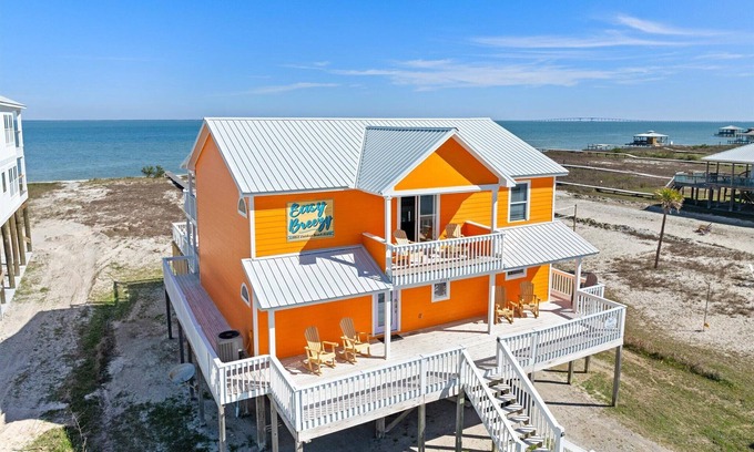 Dauphin Island House | Easy Breezy: Pet-Friendly Beachfront Home with Pool