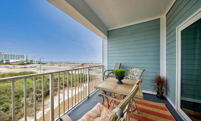 Orange Beach House | Fantastic condo with views of the Cotton Bayou