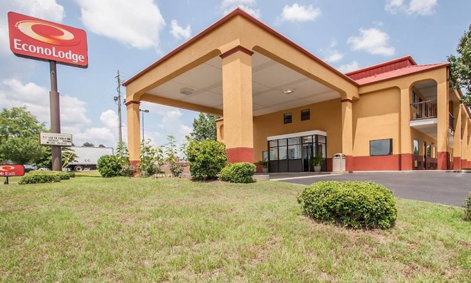 Russellville Hotel | Hotel ∙ 4 guests