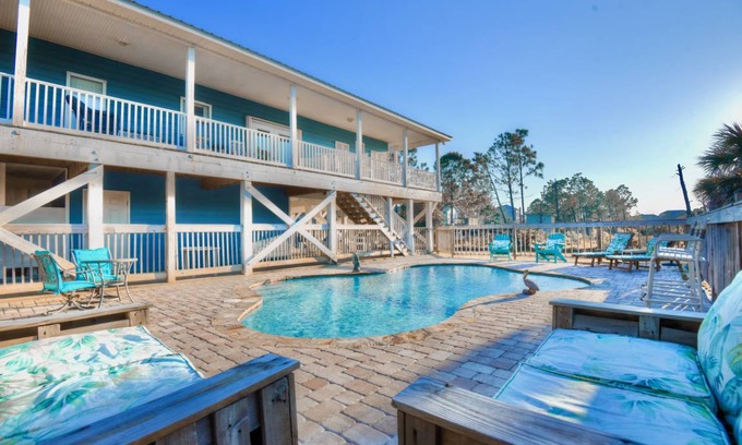 Surf Side Shores House | House ∙ 4 bedrooms ∙ 12 guests