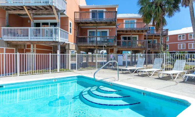 Gulf Shores Apartment | Laguna Bella B8 condo