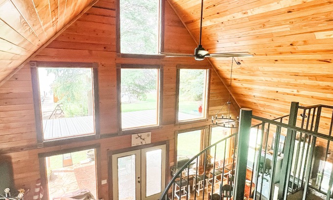 Deatsville Cabin | Pet Friendly+Fee