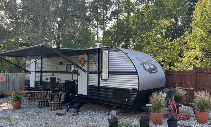 Valley RV Rental | Private Outdoor Shower πΈ 25 to Auburn & West Point Lake!