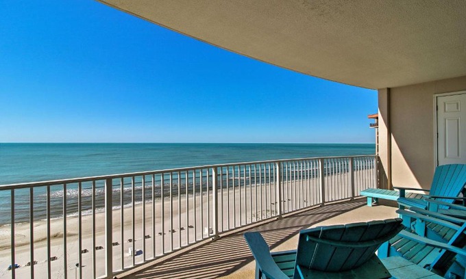 Orange Beach East Apartment | Waterfront Orange Beach Condo with Beach Access