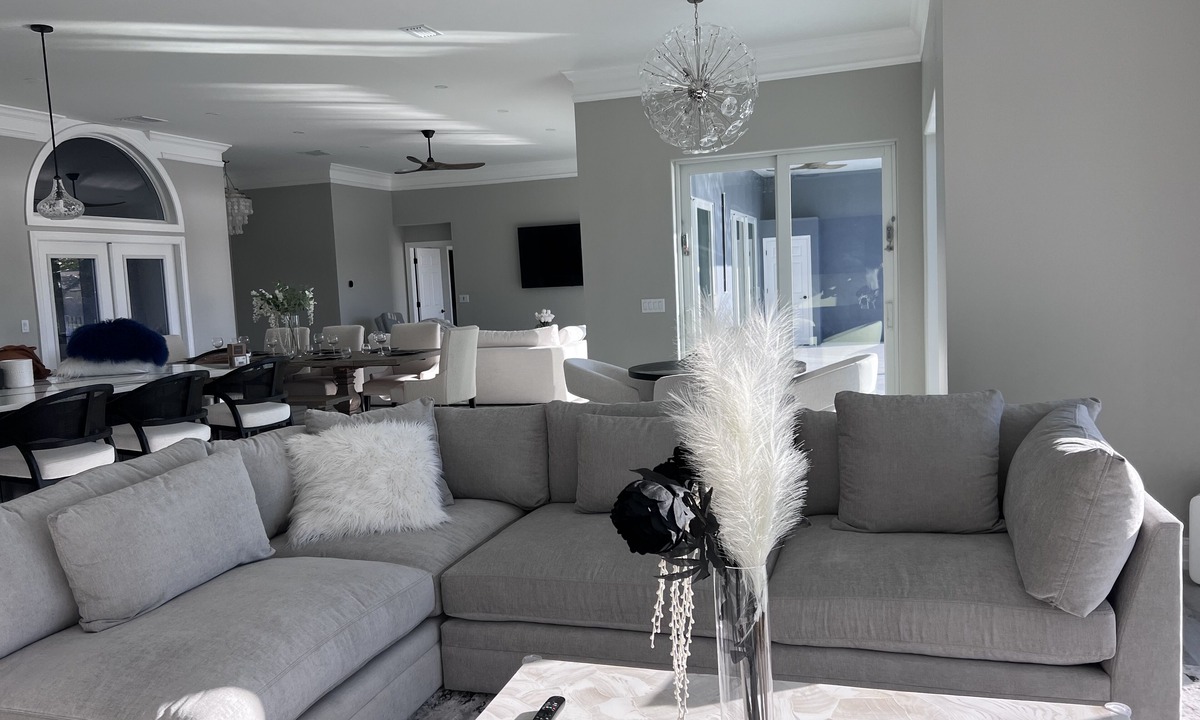 Palm River Estates House | Fall In Naples - Game Room Pvt Pool Hot Tub Impeccable Decor 3 Bedroom Home