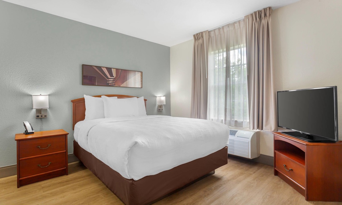 Temple Terrace Hotel | MainStay Suites Tampa Moffitt-USF