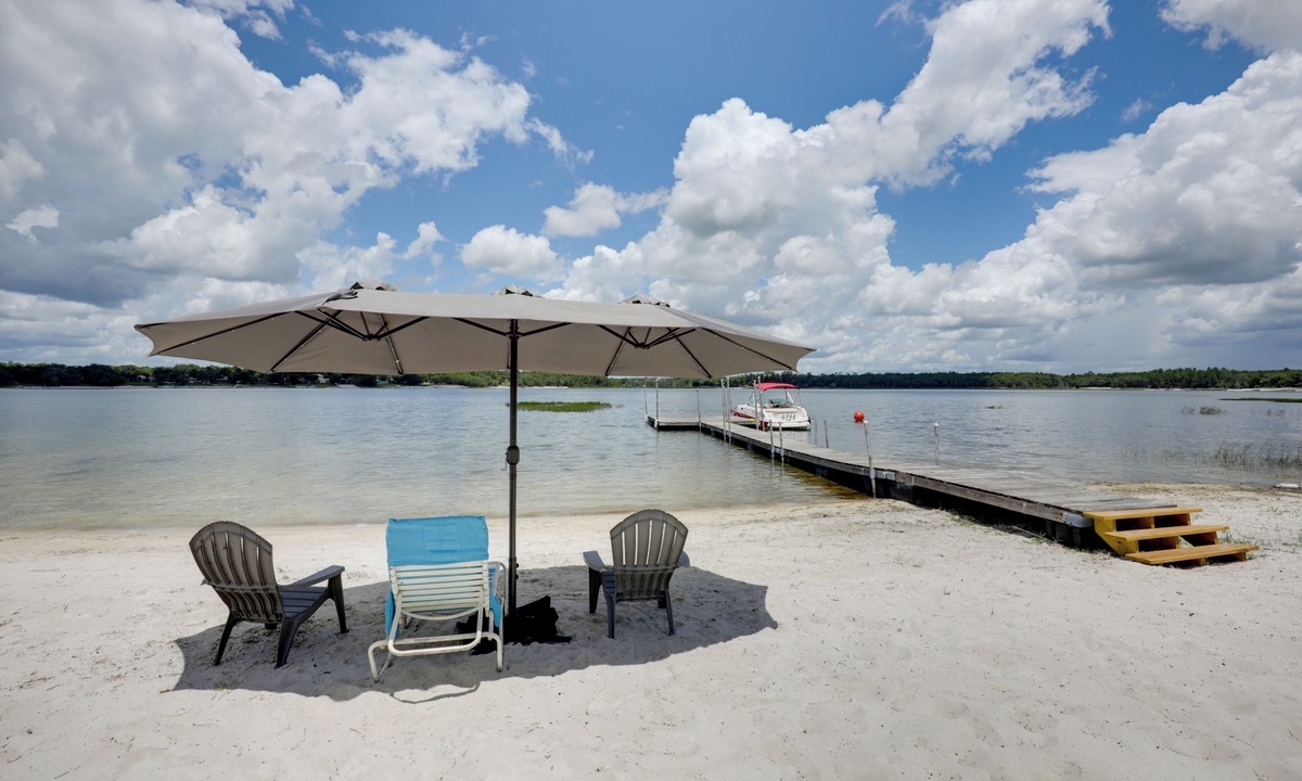 Keystone Heights Cottage | Private Beach & Dock! North Florida Lake House
