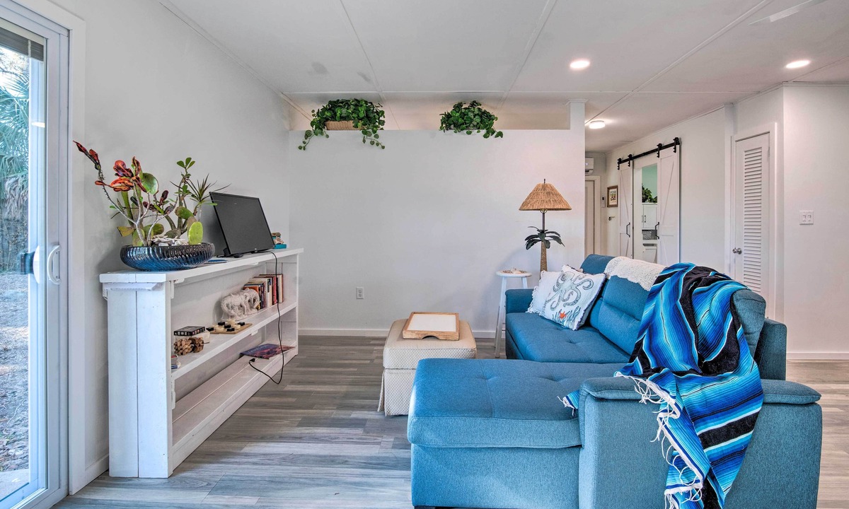 Fellowship Apartment | Waterfront Studio w/Dock Access in Inglis!