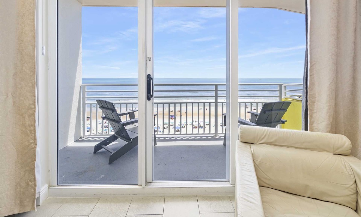 Brush - Stewarts Condo | Luxury 9th Floor 1 BR Condo Direct Oceanfront Daytona Beach