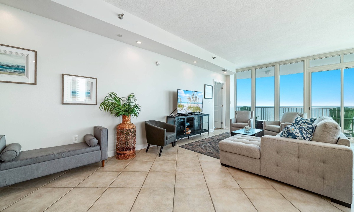 Gulf Shores Condo | Lagoon Tower 1101 | Indoor/Outdoor Pools + Hot Tub & Beach Access