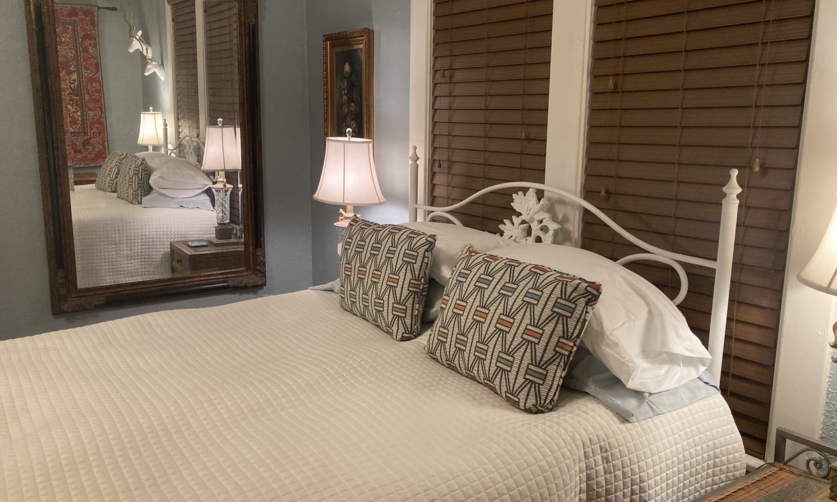 Crosstown Apartment | Pegasus Lair Upper Floor Midtown/Crosstown/Crosstown Concourse