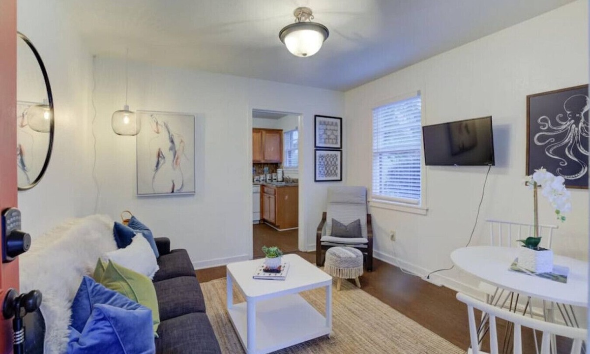 Midtown Apartment | Relaxed Midtown Vibe Near Art, Food, & Live Music