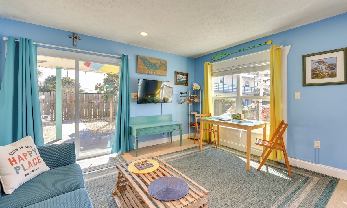 Bel Air Apartment | PCB Studio w/Private Patio: Steps to Beach!