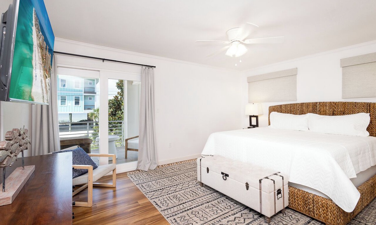 Toilla Segunda Condo | 4 Bedrooms | Sleeps Up to 15 | Private Pool | Game Room | Walk to Beach