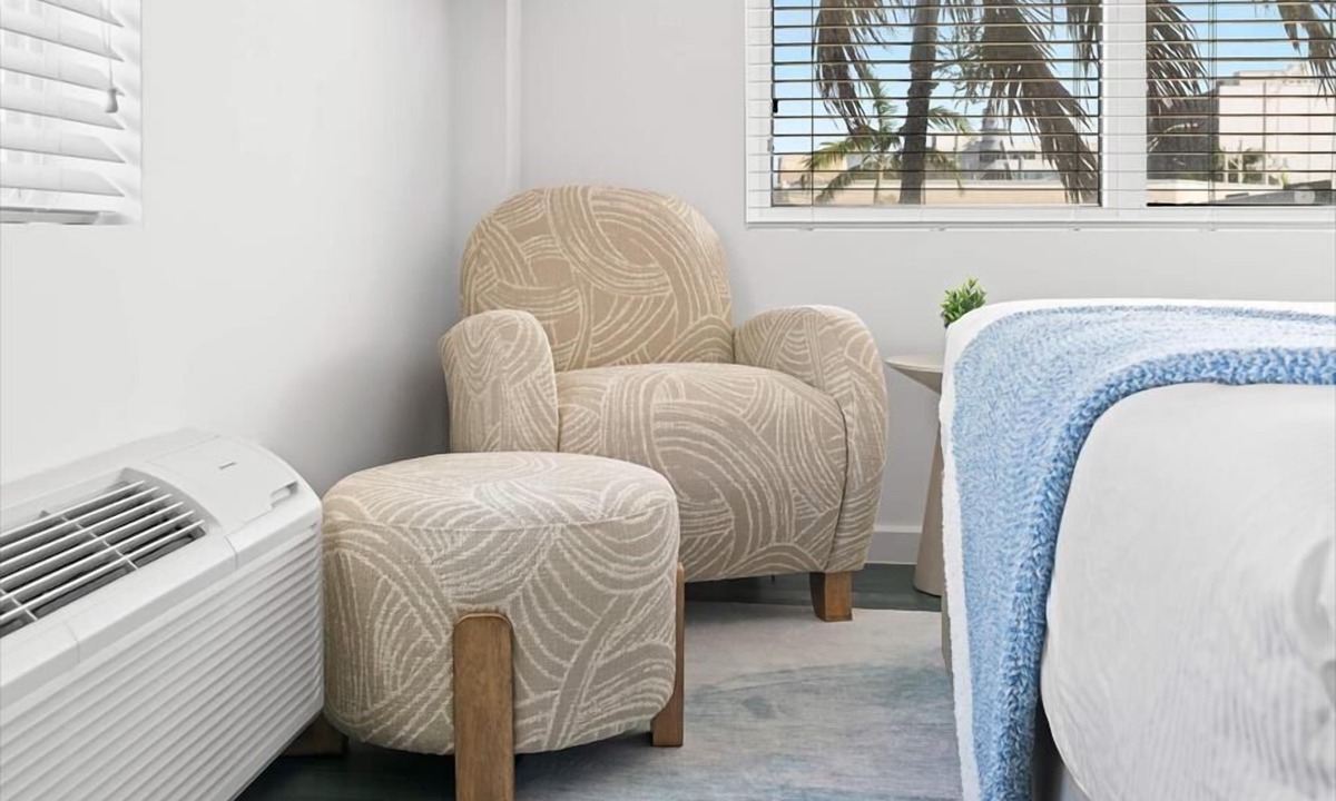 West Avenue Hotel | Steps from Miami Attractions | Walkable South Beach Studio