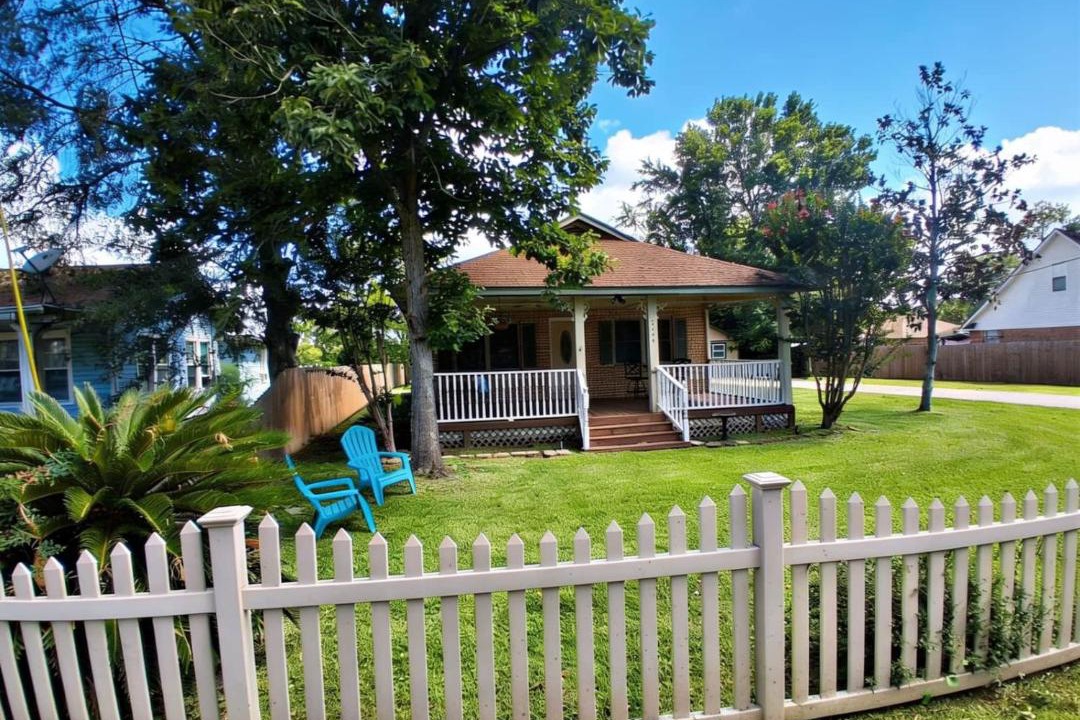 D'Iberville House | Hidden Pearl House on Biloxi Back Bay near Coliseum