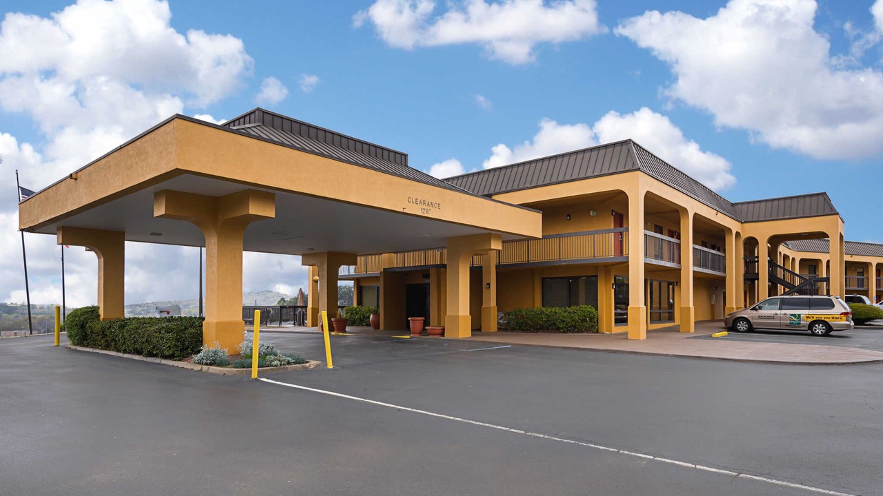 Photo of Buildings in Irondale