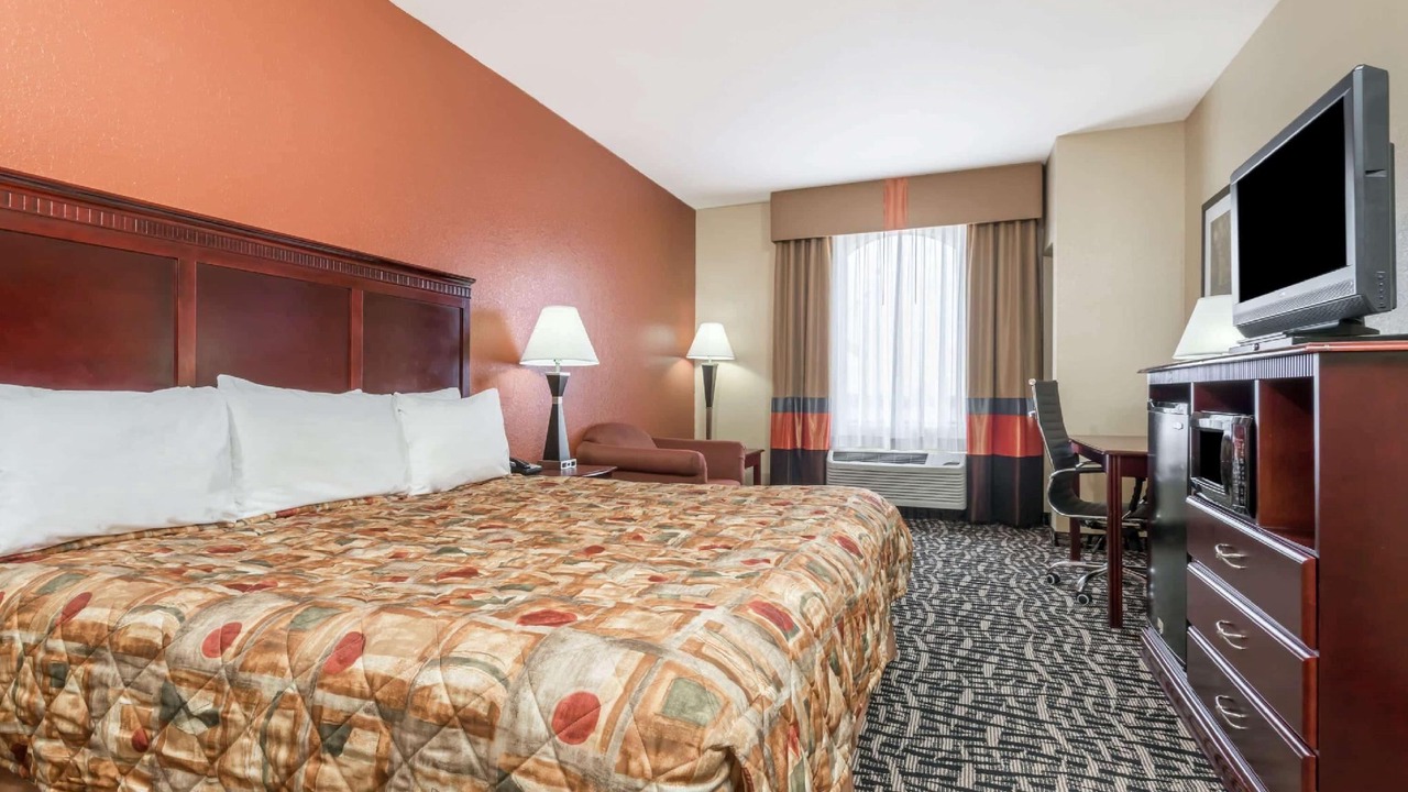 Photo of Bedroom in Prattville
