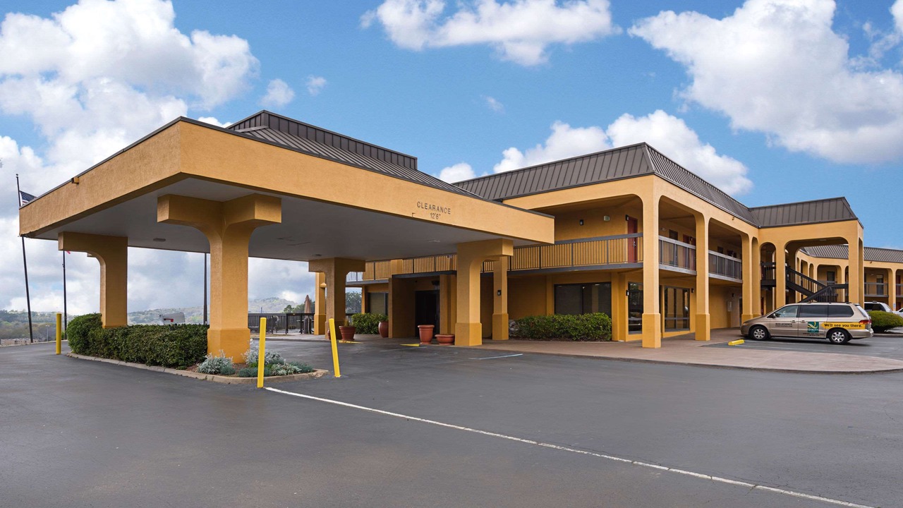 Photo of Buildings in Irondale