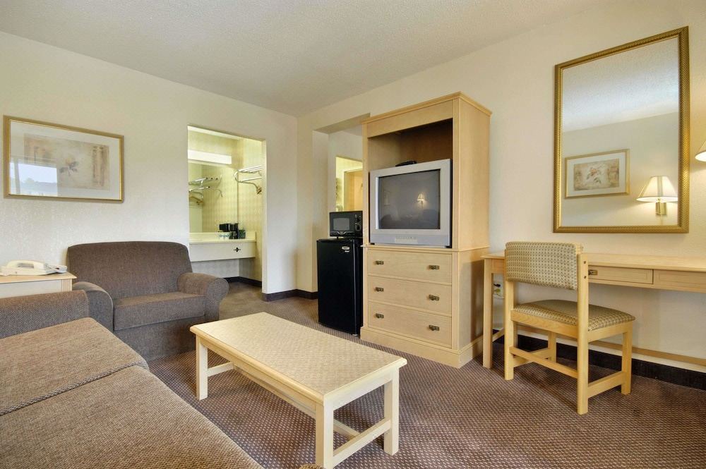 Photo of Livingroom in Tillmans Corner