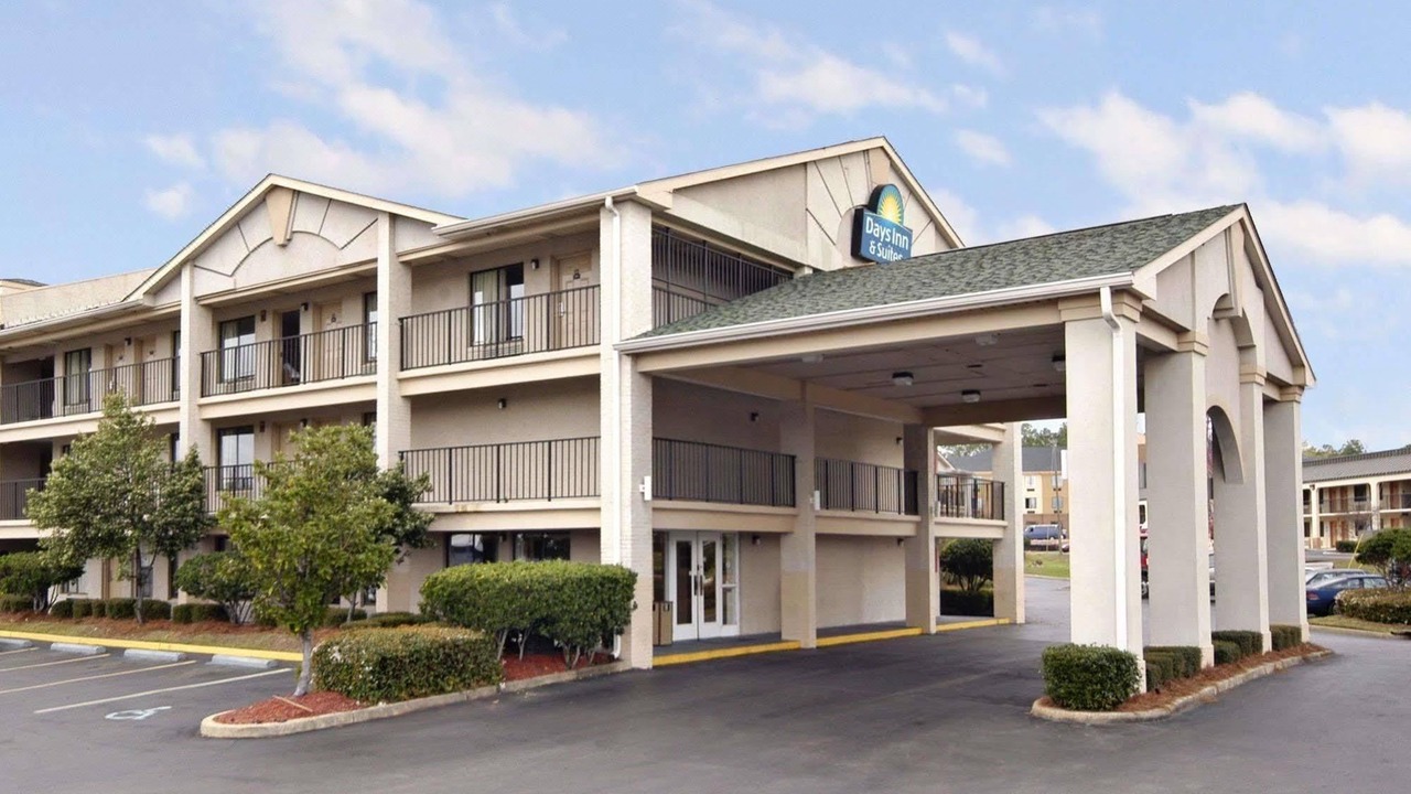 Photo of Buildings in Tillmans Corner