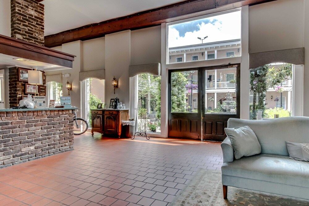 Photo of Livingroom in Central Business District