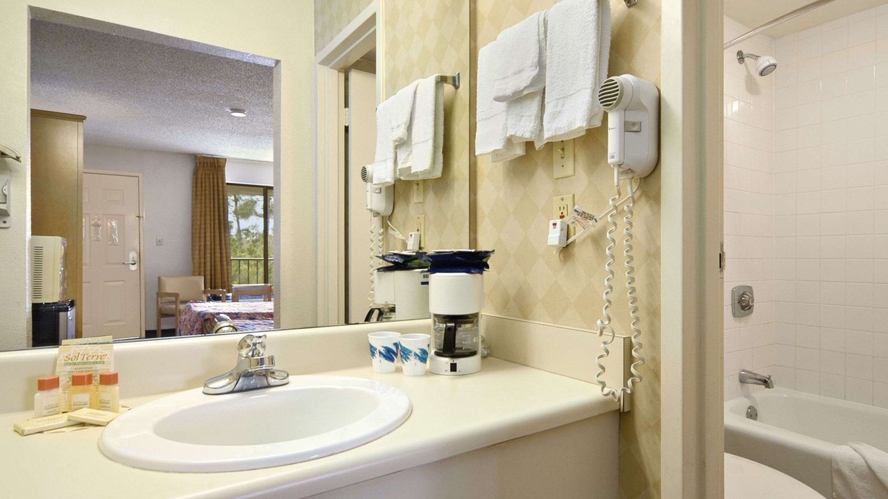 Photo of Bathroom in Tillmans Corner