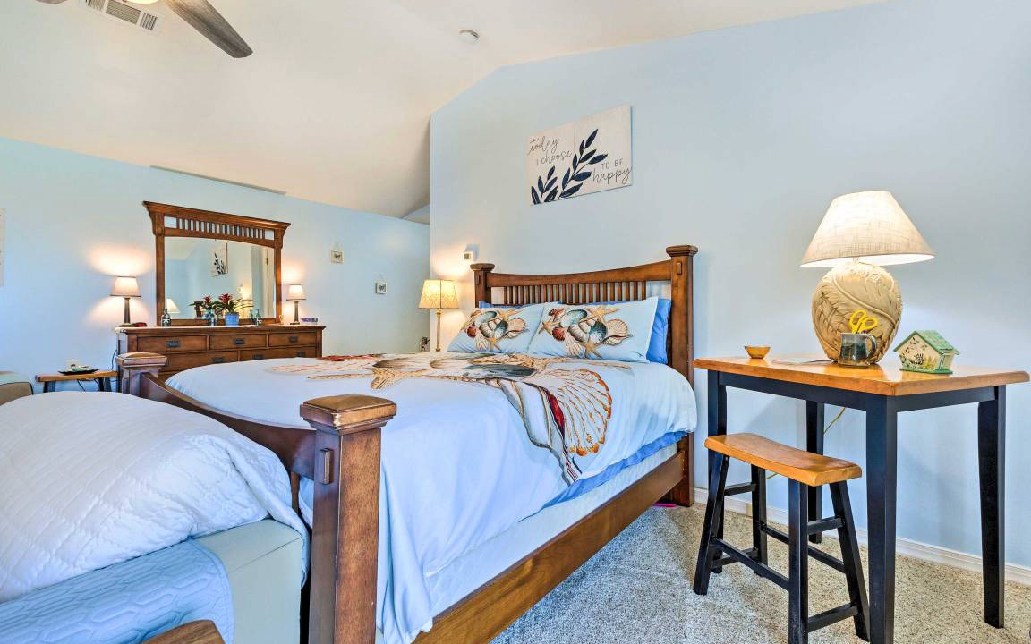 Photo of Bedroom in Theodore