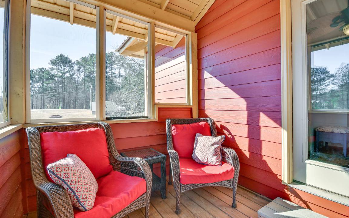 Photo of Livingroom in Jacksons' Gap