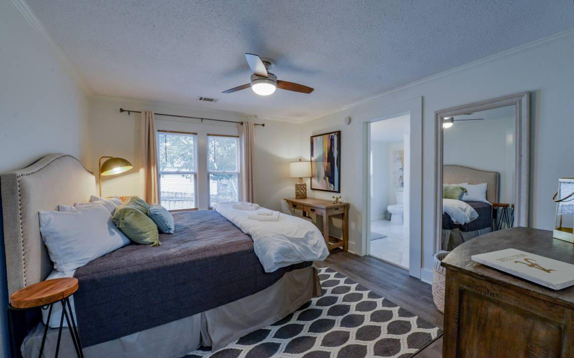 Photo of Bedroom in Northport