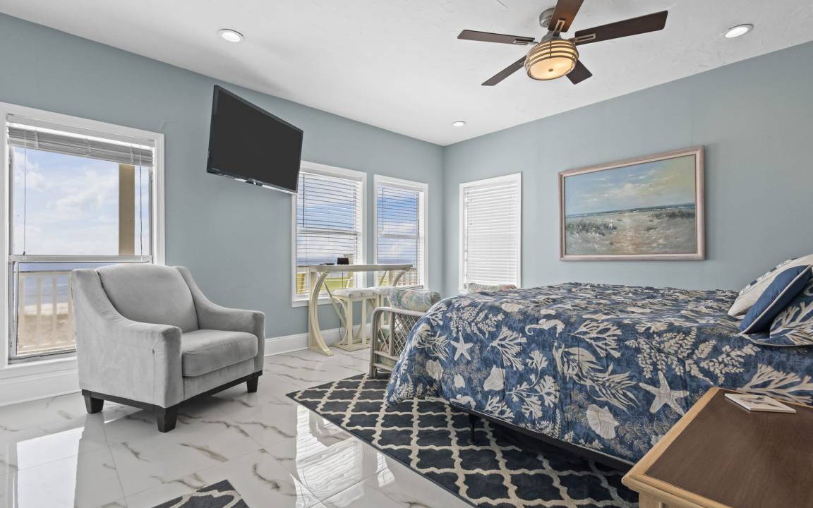 Photo of Bedroom in Gulf Shores