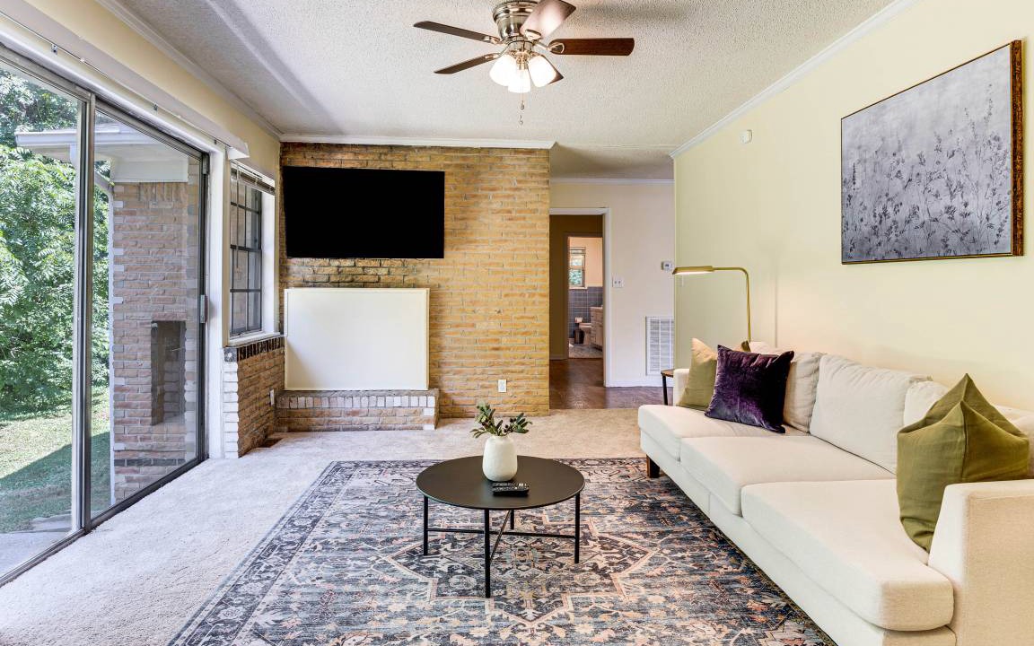 Photo of Livingroom in Huntsville