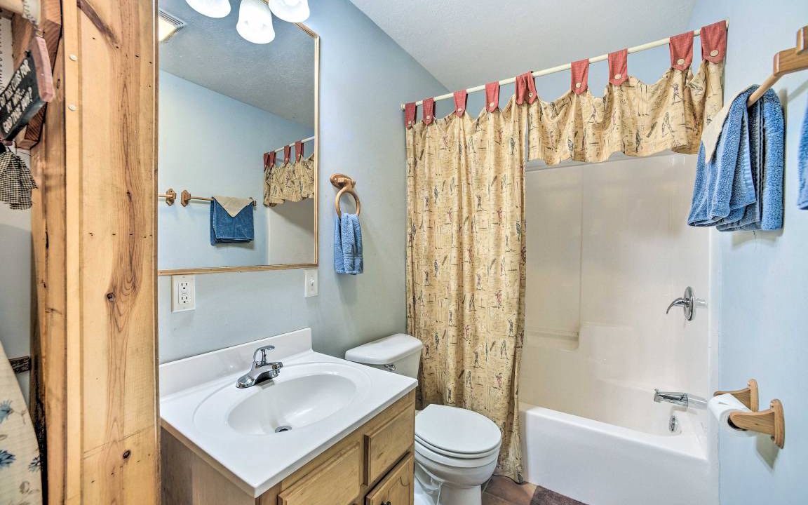 Photo of Bathroom in Guntersville