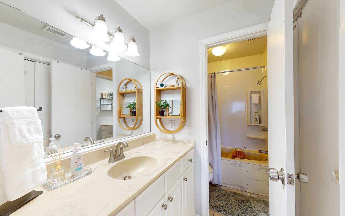Photo of Bathroom in Ono Island