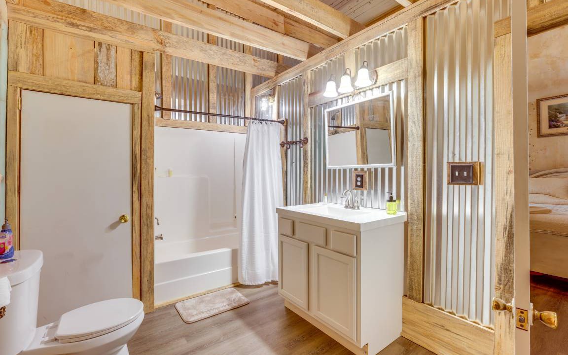 Photo of Bathroom in Lineville