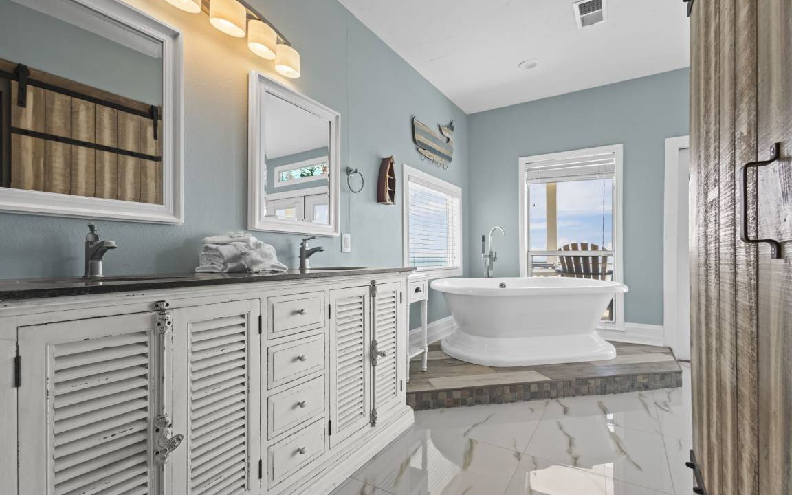 Photo of Bathroom in Gulf Shores