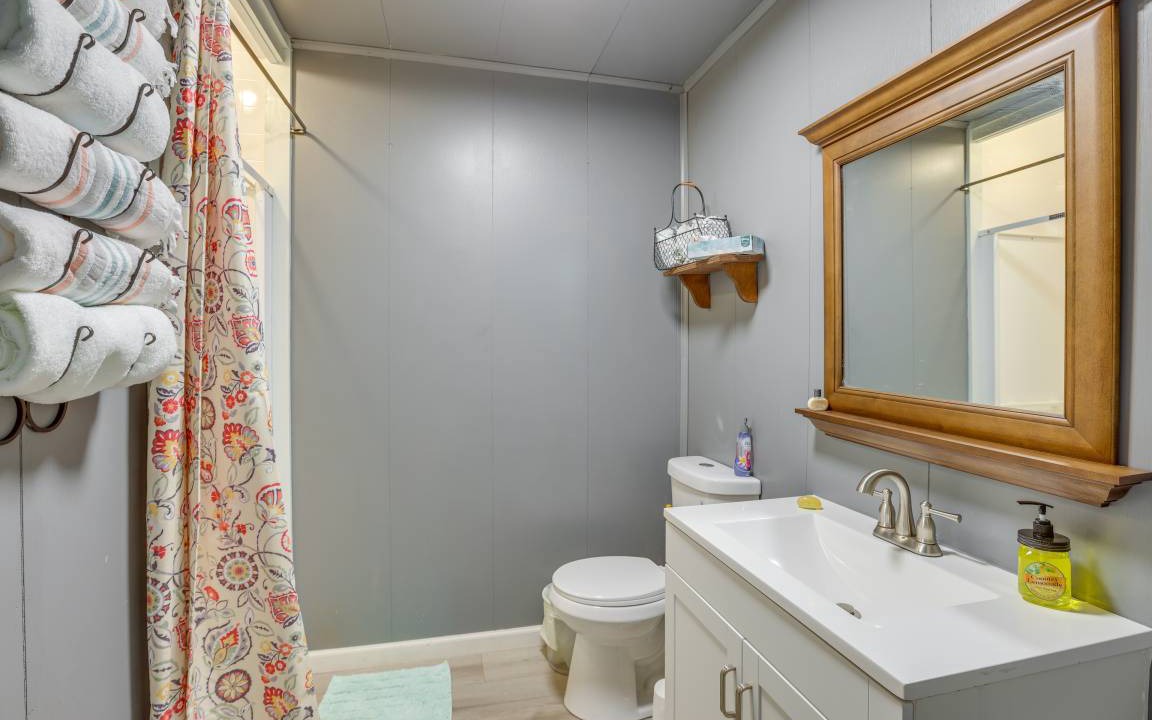 Photo of Bathroom in Lineville