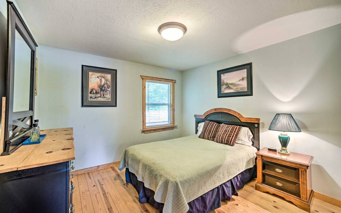 Photo of Bedroom in Guntersville