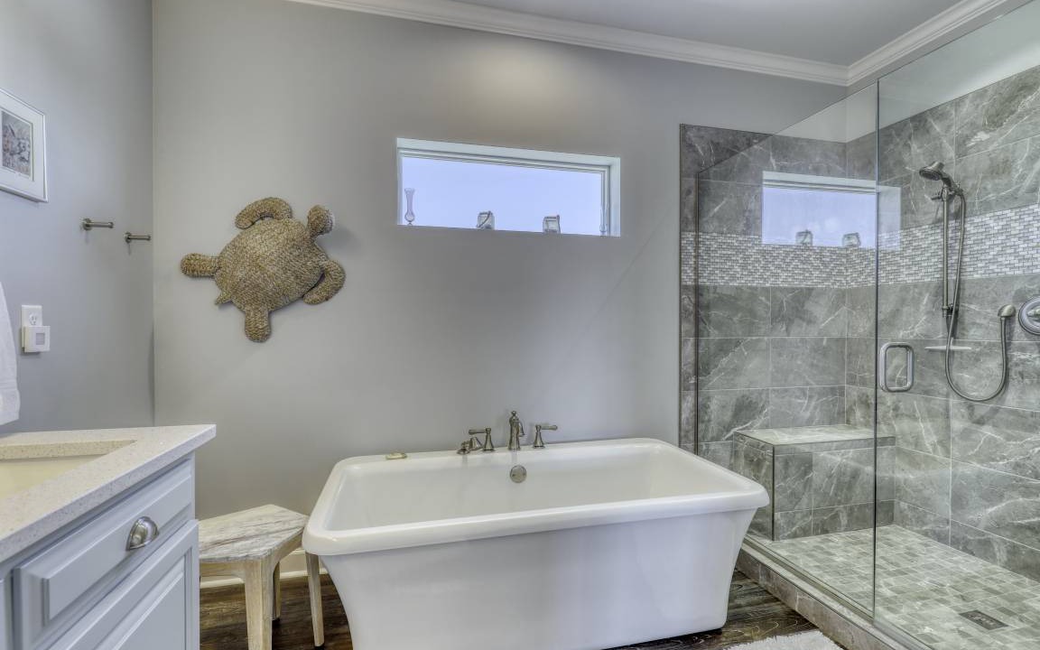 Photo of Bathroom in Dauphin Island