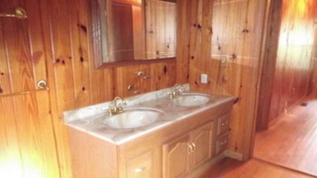 Photo of Bathroom in Jacksons' Gap