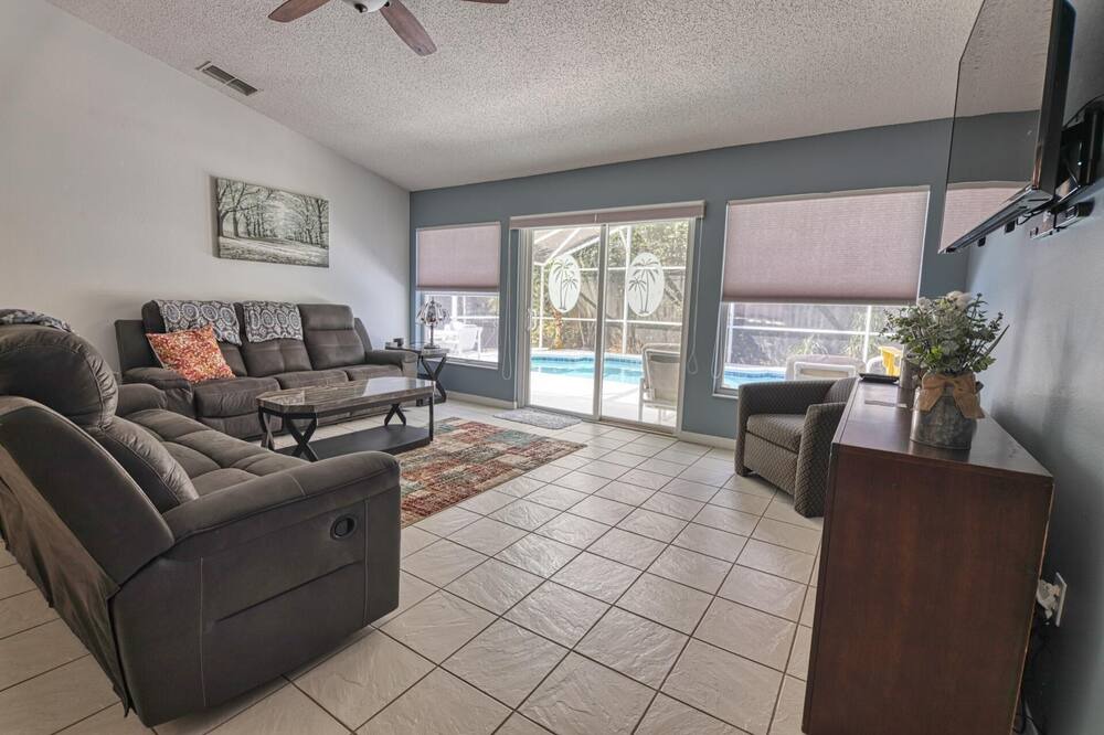 Photo of Livingroom in Sunridge Woods