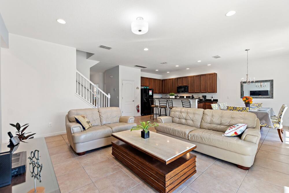 Photo of Livingroom in Sunridge Woods